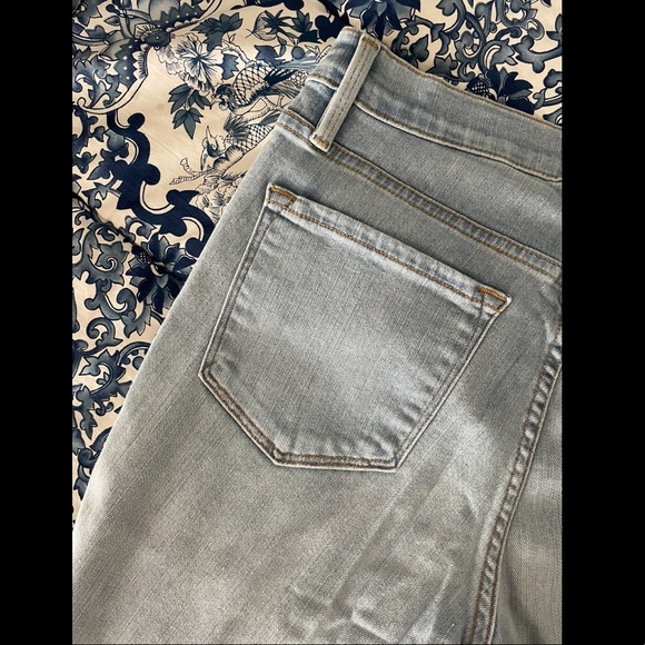 Frame Denim Forever Karlie Skinny Distressed Jeans (Size 28) - Picture 6 of 7